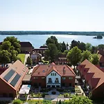 Seehotel Zarrentin 4*