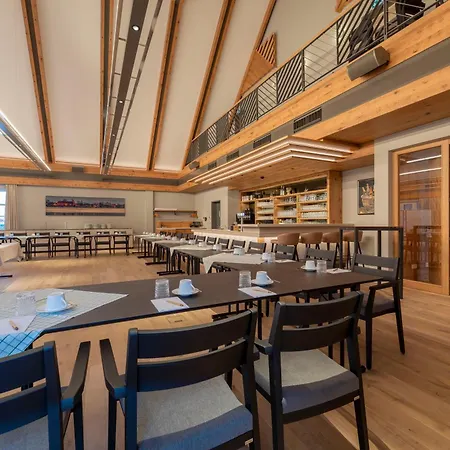 מלון Seehotel Zarrentin