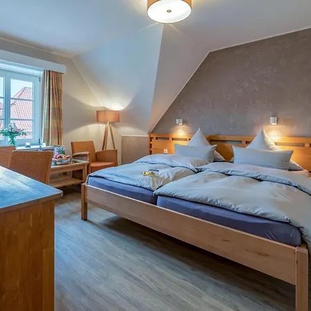 فندق Seehotel Zarrentin