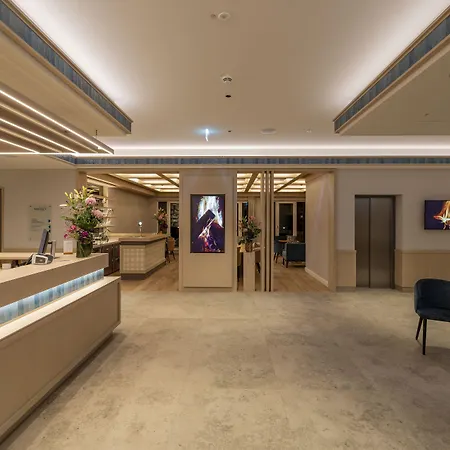 Seehotel Zarrentin فندق 4*