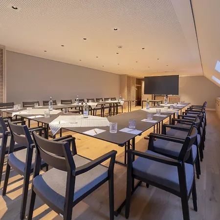 Seehotel Zarrentin فندق