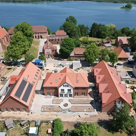 فندق Seehotel Zarrentin