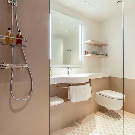 Otel Seehotel Zarrentin